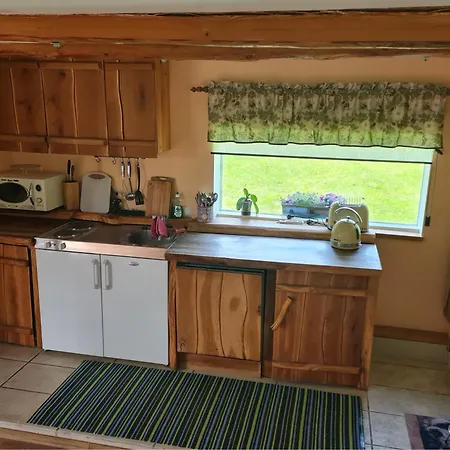 Hiiemaee Puhkemaja * Kunda