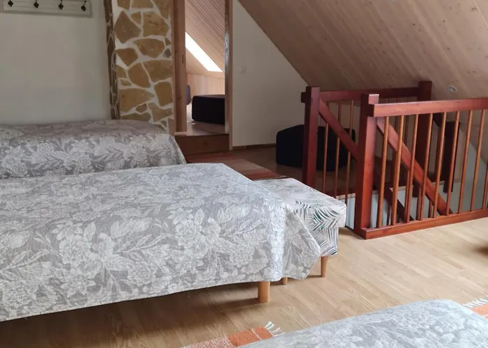 Hiiemaee Puhkemaja *